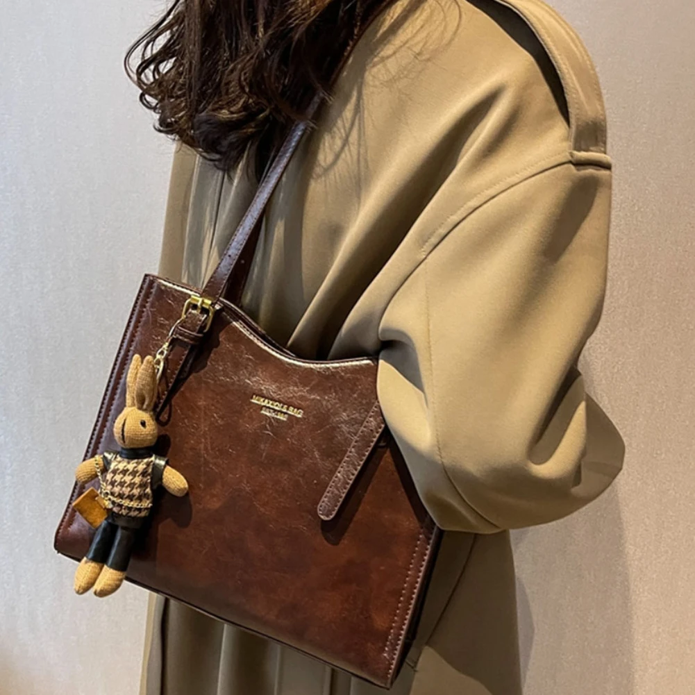 

Women's Retro Handbag With Pendant Tote Handbag Large Capacity Fashion Shoulder Bag Ladies Travel Handbag Solid Color Bag