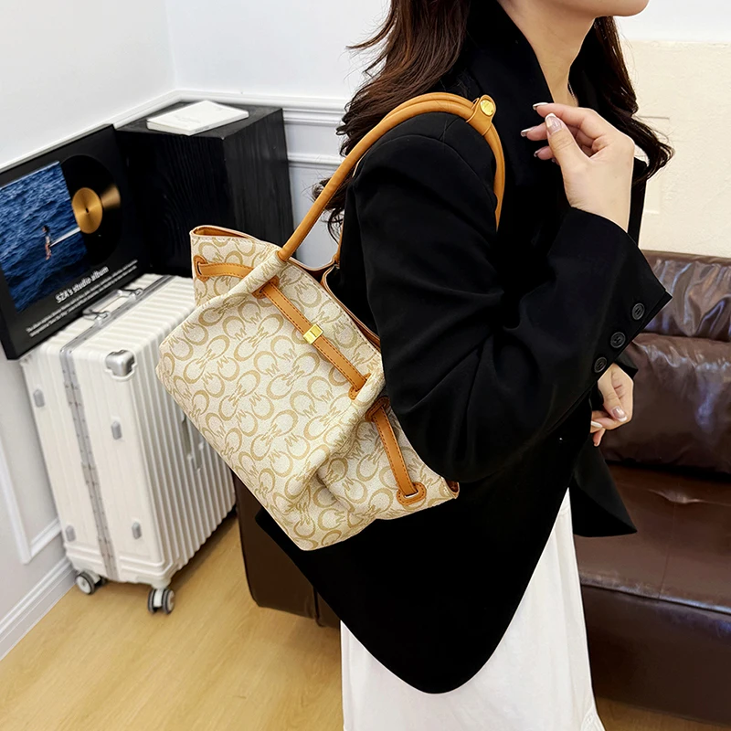 

Luxury Brand Leather Shoulder Bag For Women Elegant Popular Classic Style With Multiple Pockets Ladies Handbag Designer