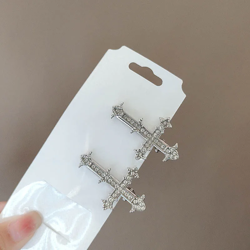 

Retro silver crystal cross hair clip for women 2025, a high-end, sweet and cool style fringe clip accessory