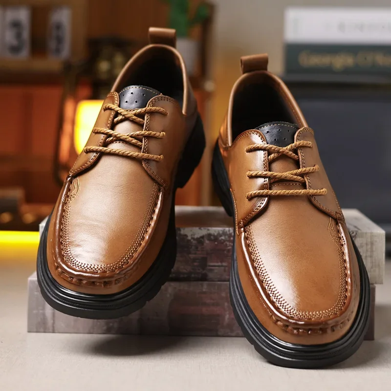 Mocasines Retro transpirables para hombre, zapatos de negocios de cuero, costura a mano, suela suave, moda informal, primavera y otoño, nuevo diseñador