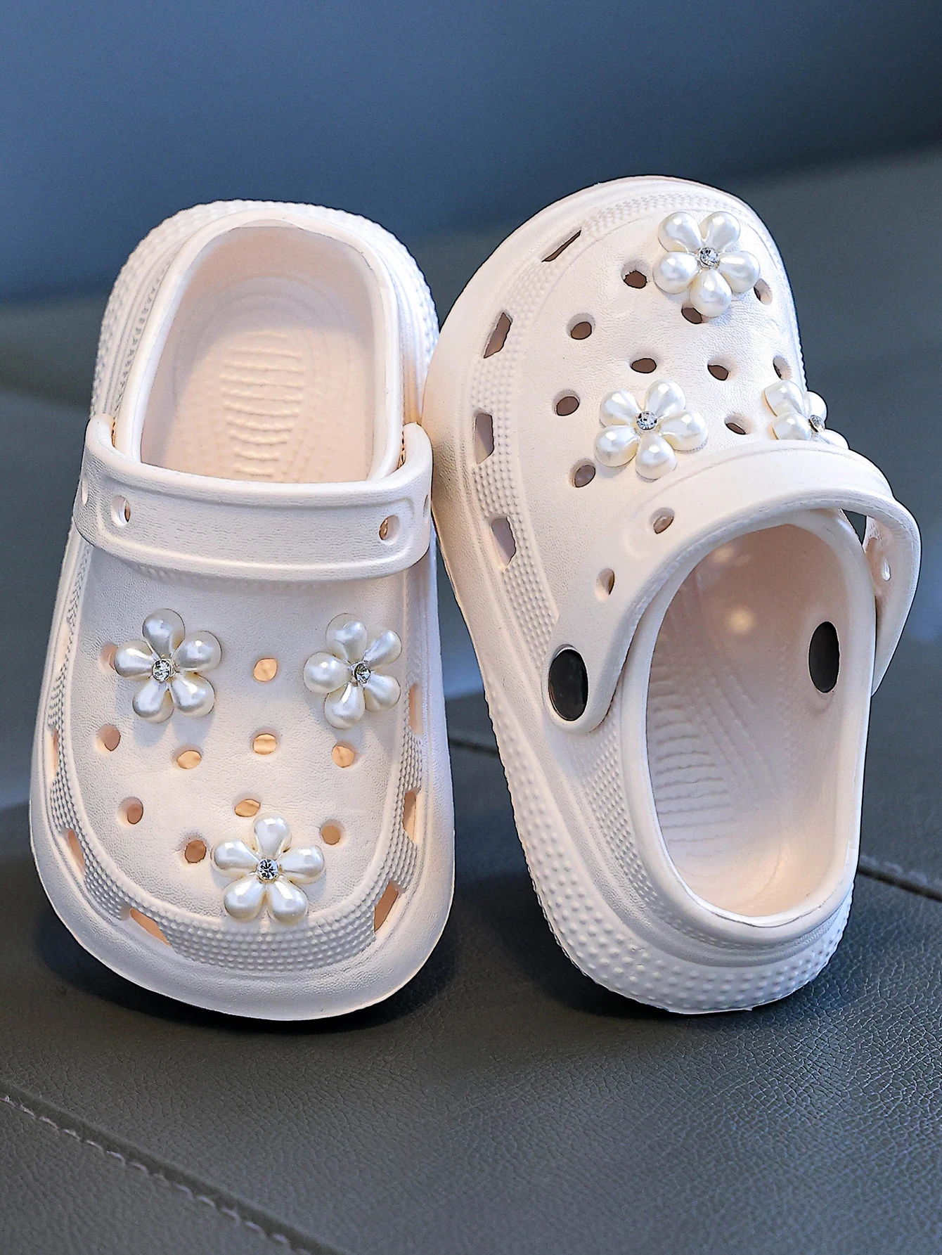 

Новые летние домашние тапочки для детей и студенток, простые, повседневные, модные, удобные и комфортные.