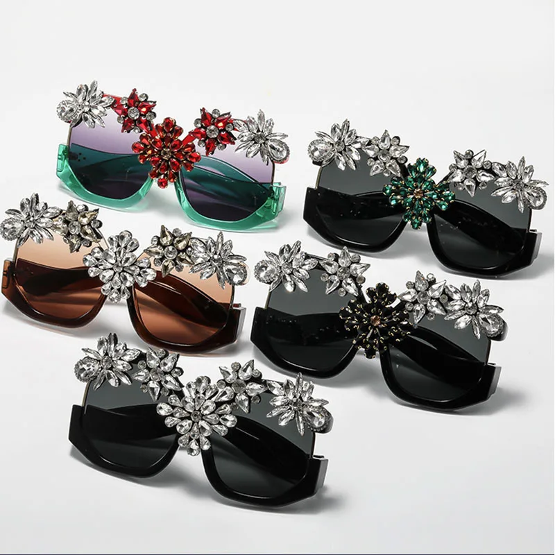 2026 New Oversized Floral Rhinestone Glasses Women Exaggerated Luxury Statement Eyewear For Retro Party Fashion Show Decorate