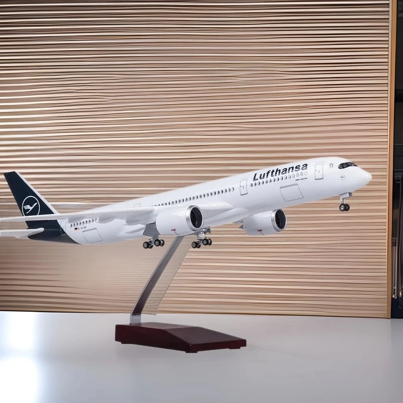 

1:142 Scale 47cm A350 Lufthansa Aircraft Model With Lights And Wheels Die-Cast Plastic Resin airplane model For Collectors Gift