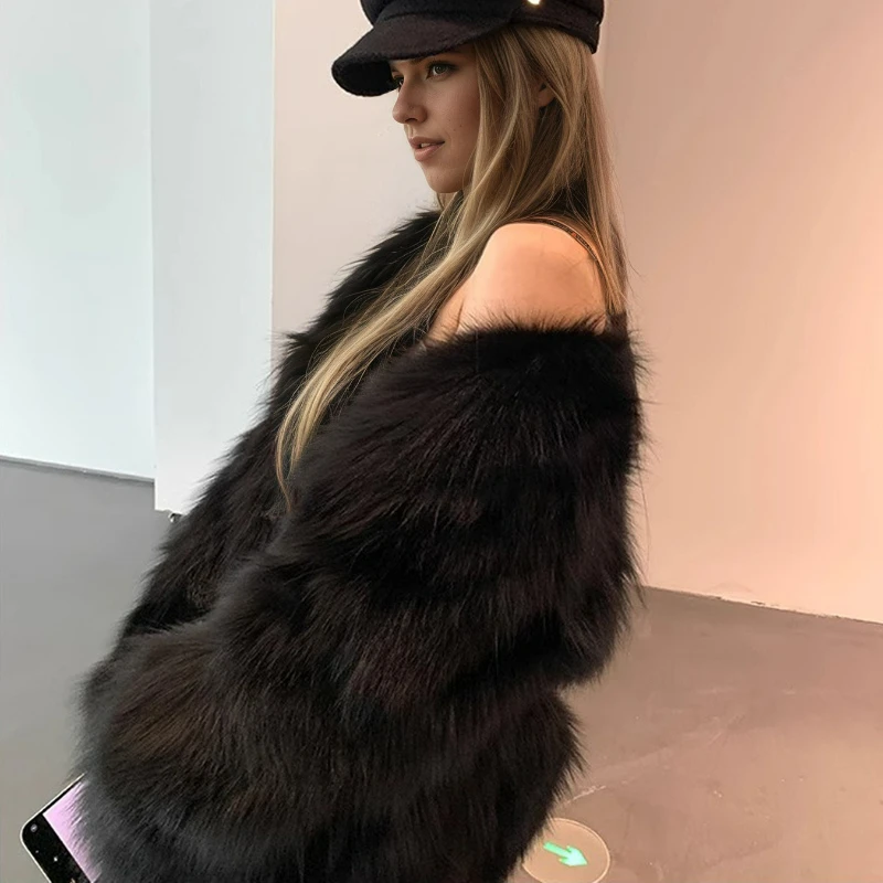 2026 Autunno/Inverno Nuovo Capispalla in peluche caldo addensato alla moda con un elegante e confortevole in stile europeo americano per le donne