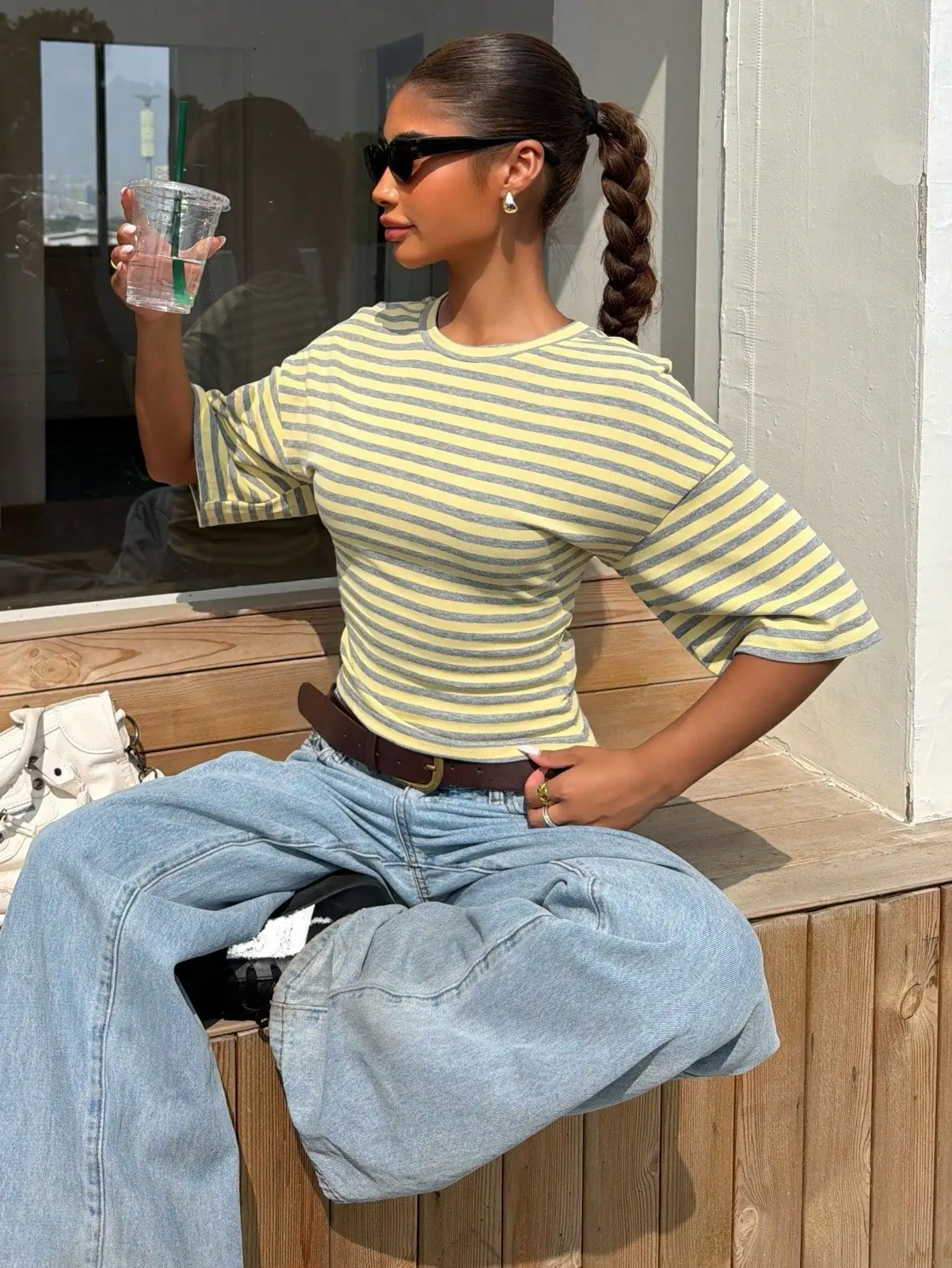 Sommerliches Damen-Freizeit-T-Shirt mit Streifenmuster, Fledermausärmeln, Vintage-Textur und Taillenband – Lässige Kleidung für Frauen – Detail 6
