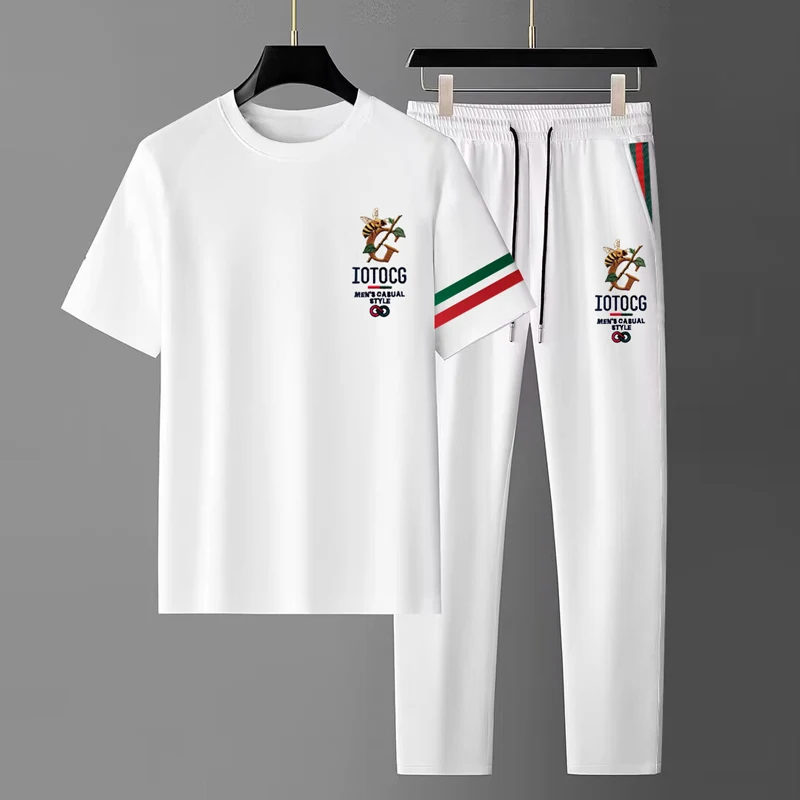 

Мужской повседневный костюм # Пчелка с коротким рукавом и вышивкой # Повседневный/спортивный/футболка + брюки, комплект из двух предметов, красивая одежда для мужчин