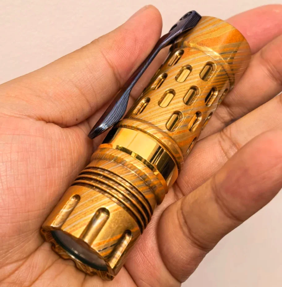 Used EDC Mokume flashlight+Wu steel plated inner bucket+Zircuti back cli Outdoor Tools Strong Light Torch Lamp Decompression Toy