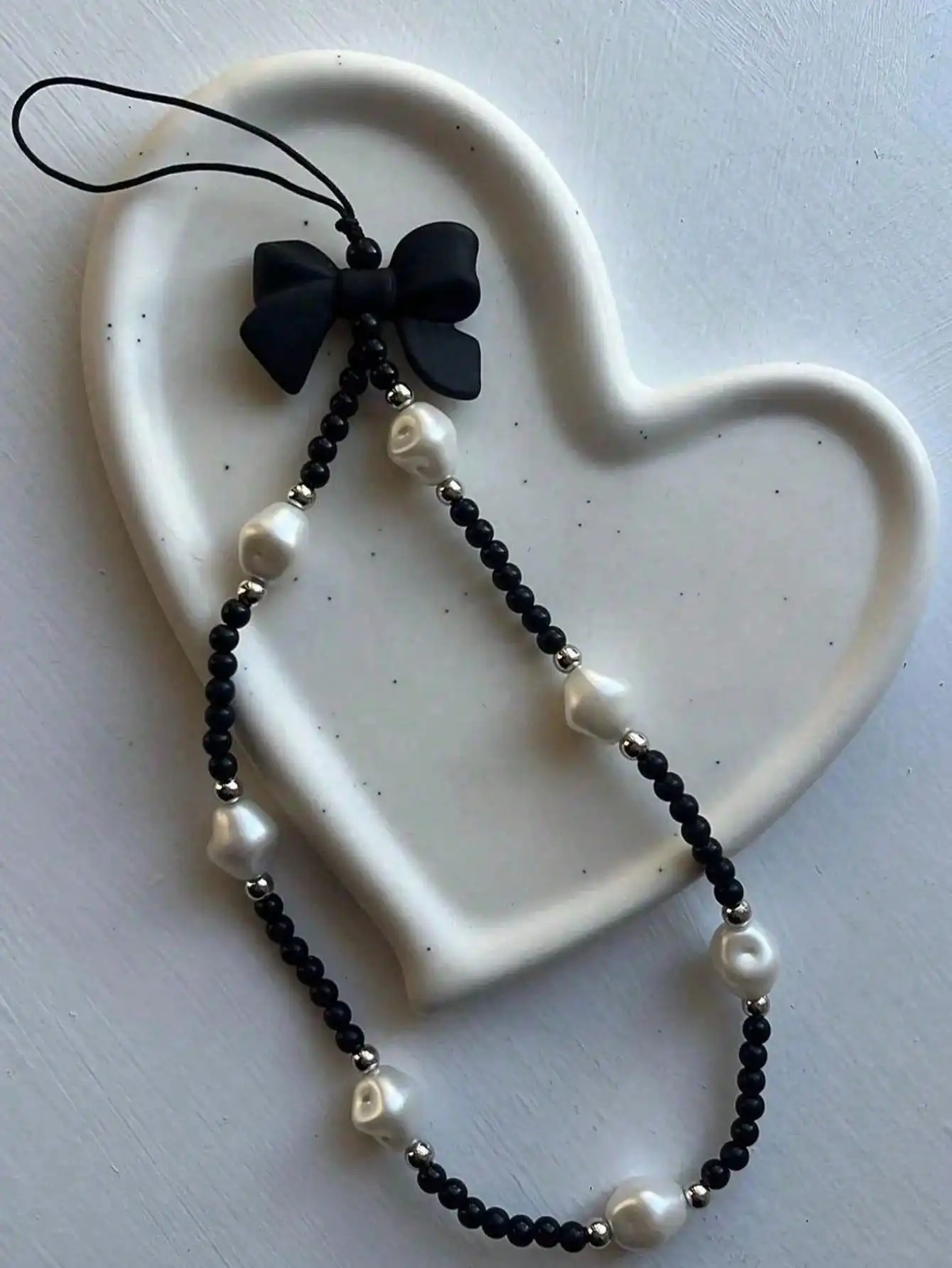 

1pc Asymmetrical Faux Pearl Design Phone Lanyard Chain, Summer Vacation Style Digital Camera/Phone Case Accessories Gifts For Mother, Family, Friends, Birthday, Holiday Phone Charm, Phone Chain
