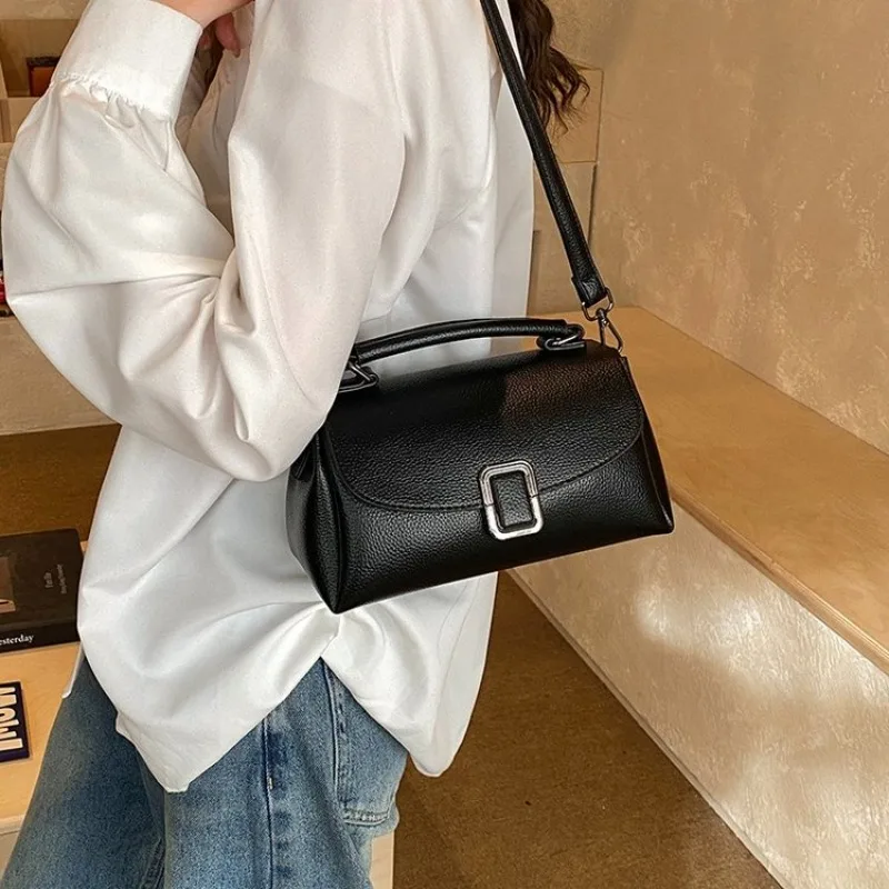 

Luxury Leather Diaper Bag Vintage Retro Style Fashionable Tote for Ladies Unique Casual Shopping Party Crossbody Purse