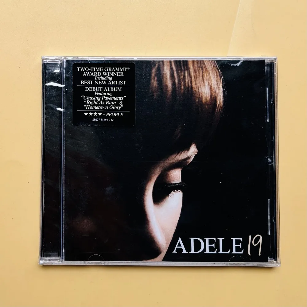 

Альбом Adele на компакт-диске | 19 | Душевные баллады в стиле поп и джаз | Мощный вокал и эмоциональное изложение истории на Hi-Fi диске