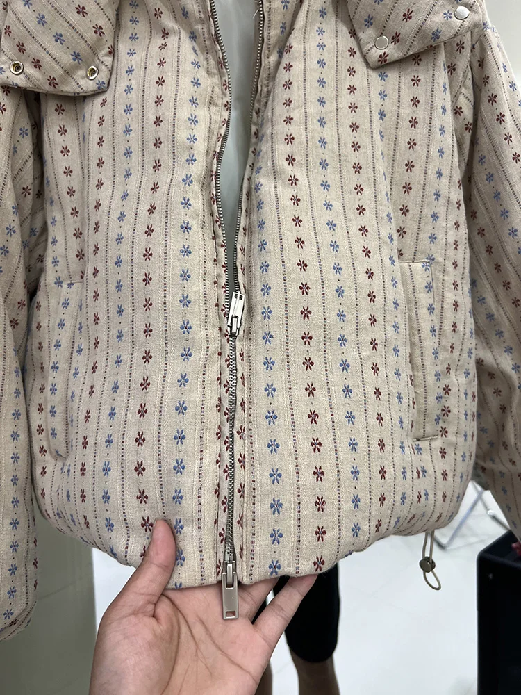 2025 겨울 신상 작은 꽃무늬 프린트 다운 재킷 여성용 숏 스타일 후드 패션 루즈 화이트 덕 다운 코트 트렌디