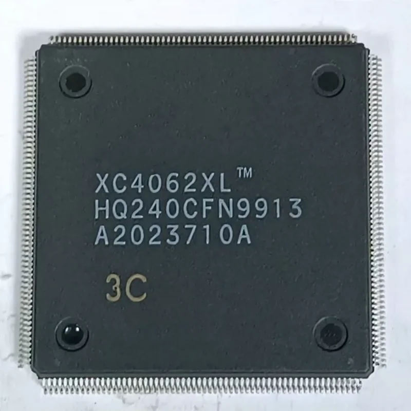 1-5PCS XC4062XL-3HQ240C QFP240