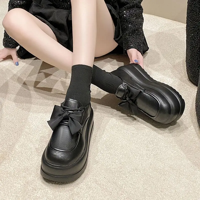 

Elegant Doll Head White Sneakers with Thick Sole for Women 2025 Spring Autumn Lace Up Bow Design Comfortable Stylish​