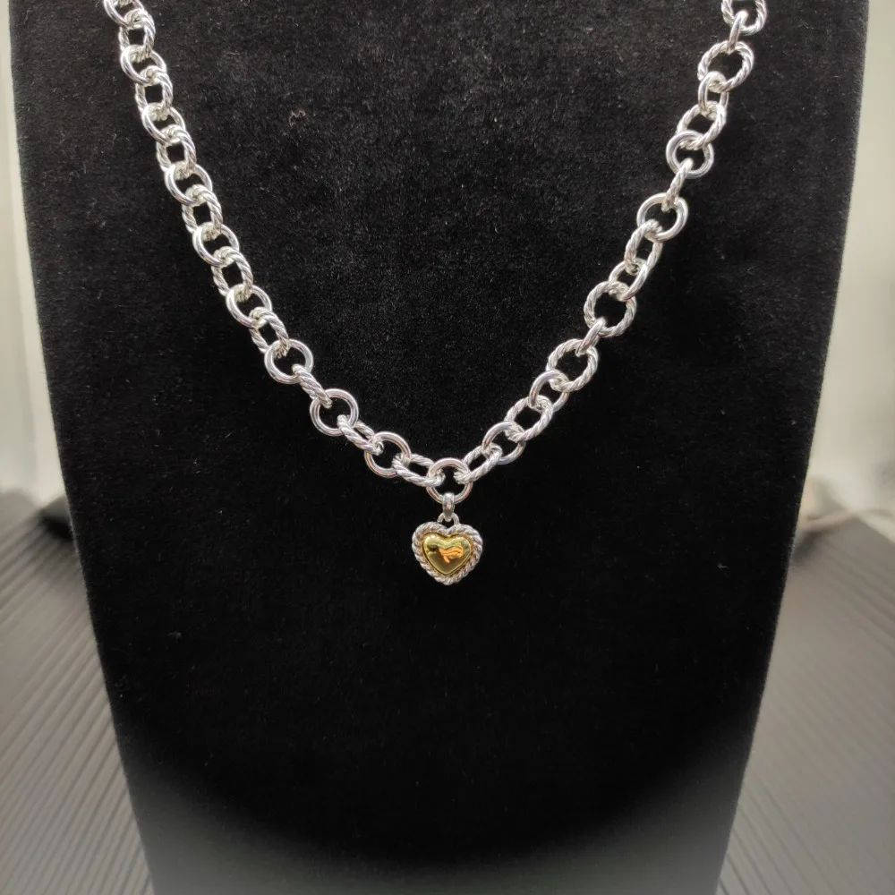 

New Fashionable and Sweet Necklace Is Suitable for Daily Wear and Gift Giving