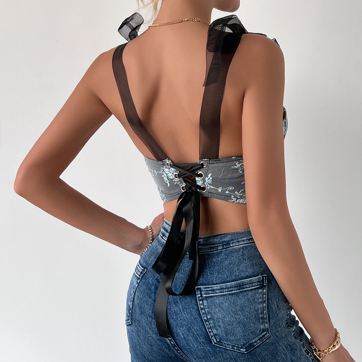 Vemina Floral Embroidery Sexy Lace Backless Halter 2024 Summer Trendy Fashion Fishbone Vest Seersucker Bow Bandage Crop Top