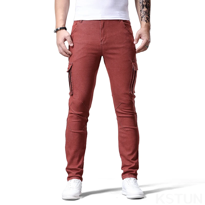 KSTUN Street Jeans elastici da uomo Pantaloni cargo in denim rosso Lavaggio tinta unita Multi tasche Pantaloni casual Slim Fit Abbigliamento quotidiano Jogging
