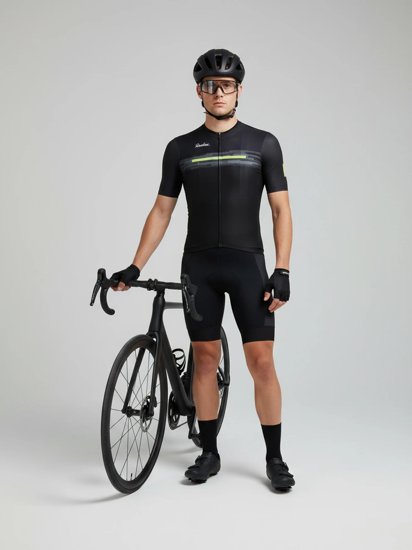 RAUDAXmen's Summer Cycling Sports Short Sleeved Sunscreen Breathable Moisture Wicking Quick Drying Fabric Black Minimalist Style