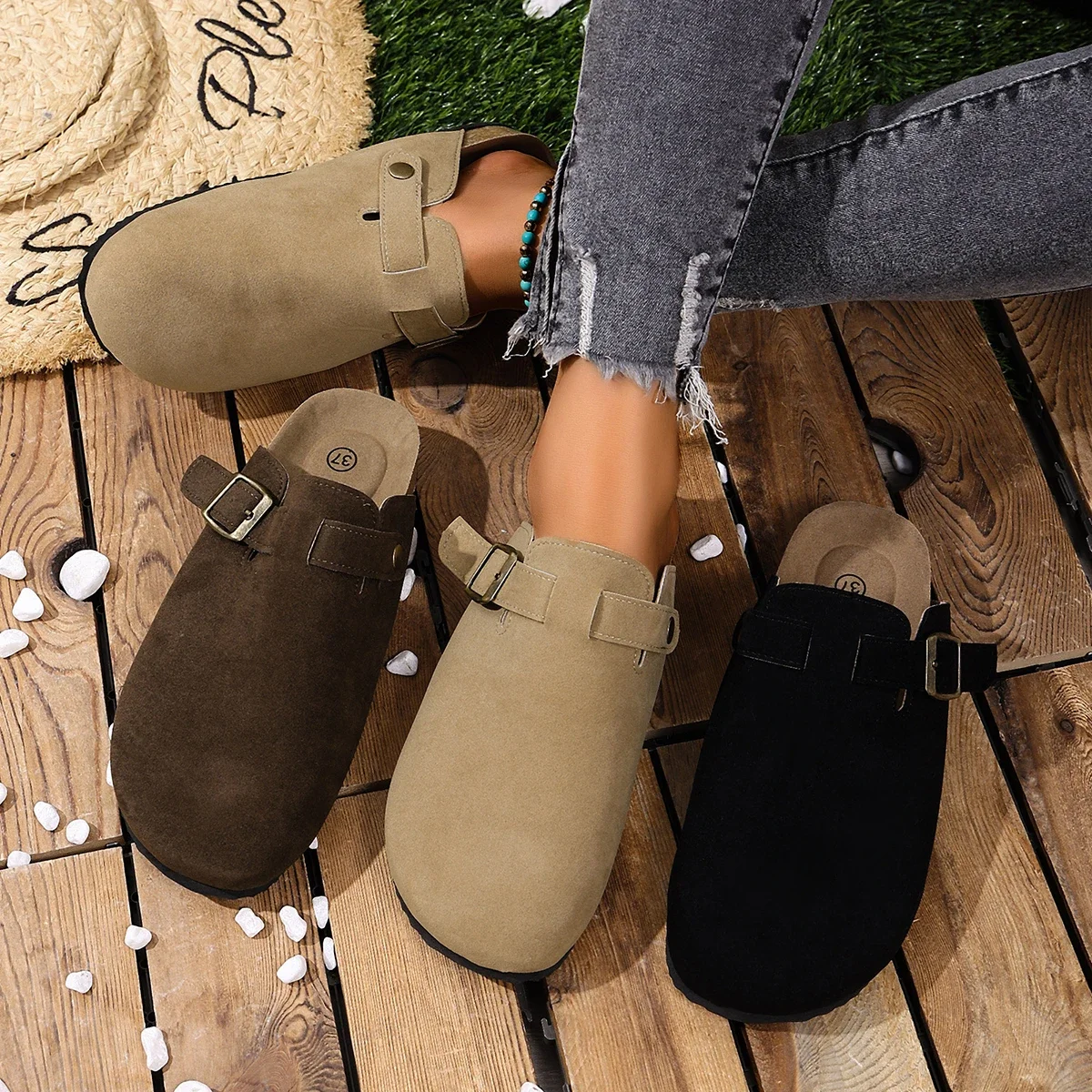 

2025 New Women Flats Slippers Non Slip Flat Mules Designer Shoes Women Fashion Outdoor Comfortable Slippers Slides Women