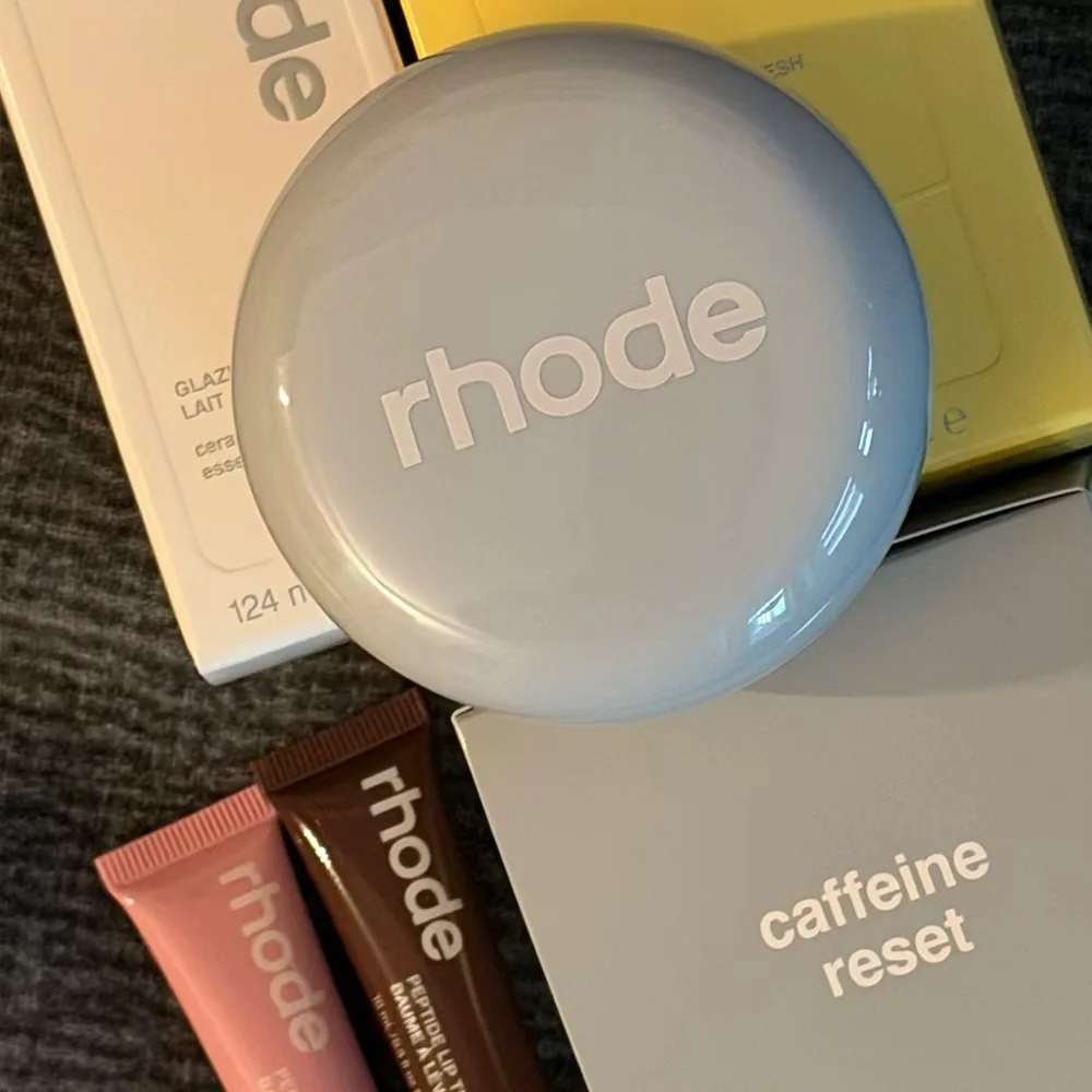 mascara-facial-escultora-com-cafeina-rhode-peptideos-efeito-lifting-desinflamatoria-hidratante-e-iluminadora-creme-para-olhos-e-rosto-vegano-cruelty-free-cuidados-com-a-pele