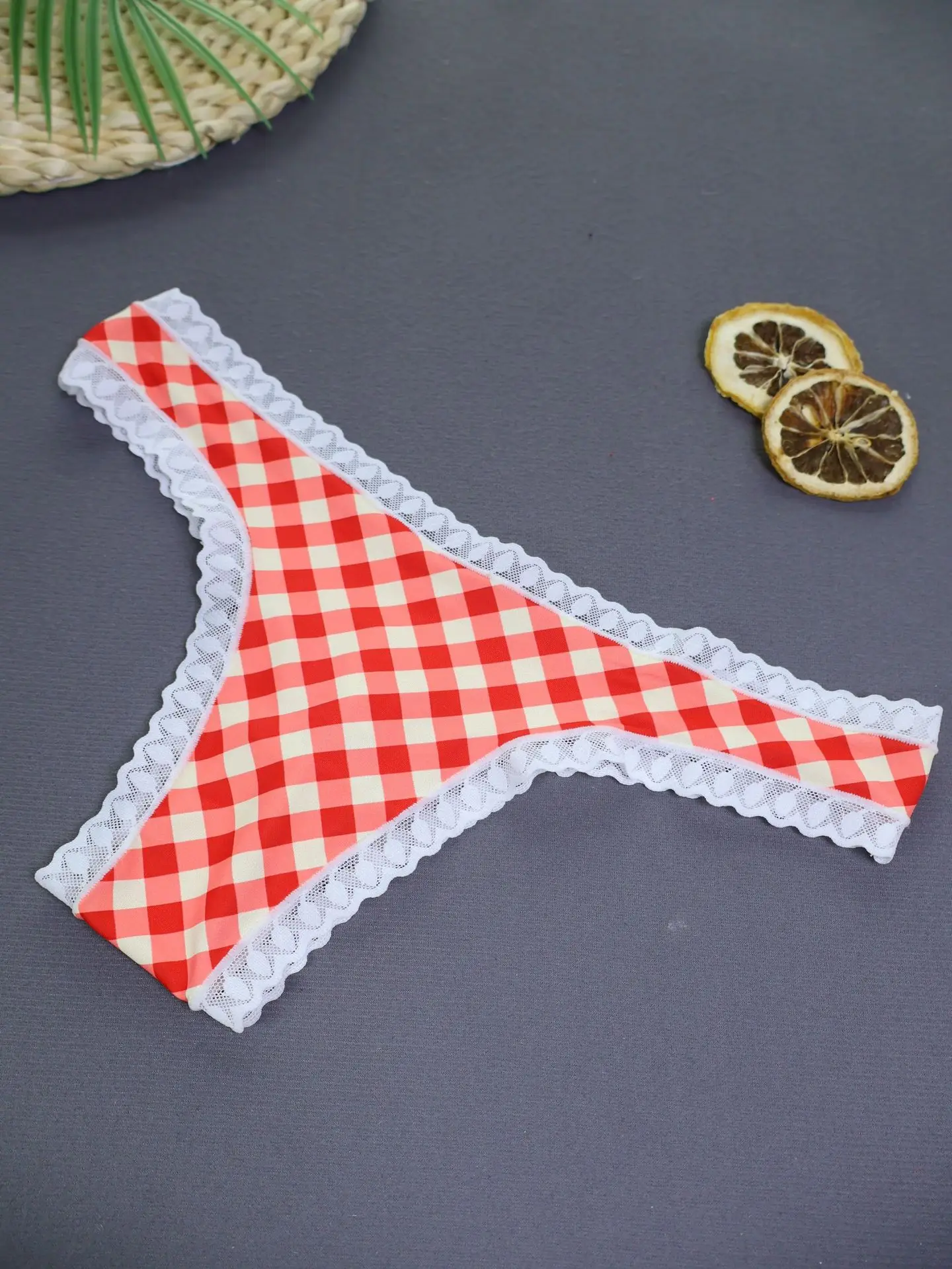 Men's Sexy T Back Thong Lace Ruffled Sweet Cute Gays Erotic Low Waist U Convex Pouch G-string Gays Porn Oprn Buttocks Underpants