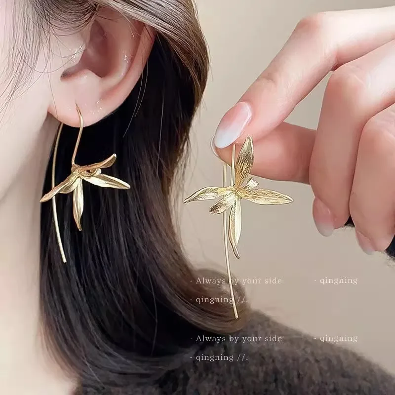 New Chinese Silver Orchid Earrings Niche Design Sense Antique Empty Valley Orchid Temperament Flow Women's Earrings Jewelry