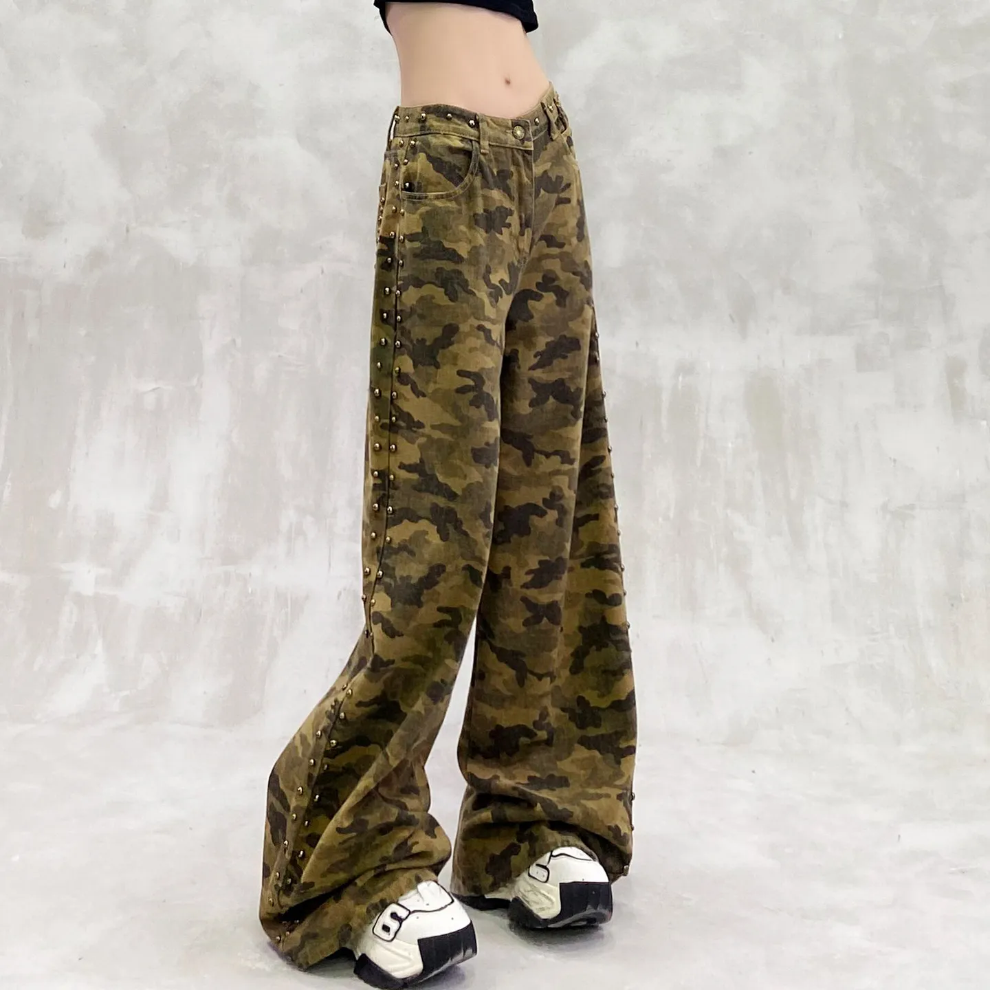Beaded Camouflage Jeans Womens High Waist Long Wide Leg Denim Pants with Loose Straight Cut for Autumn Casual Street Outfits