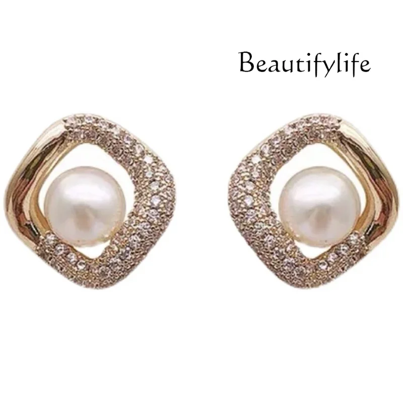 

Exquisite geometric diamond-encrusted square pearl stud earrings, fashionable design sense, simple and advanced sense