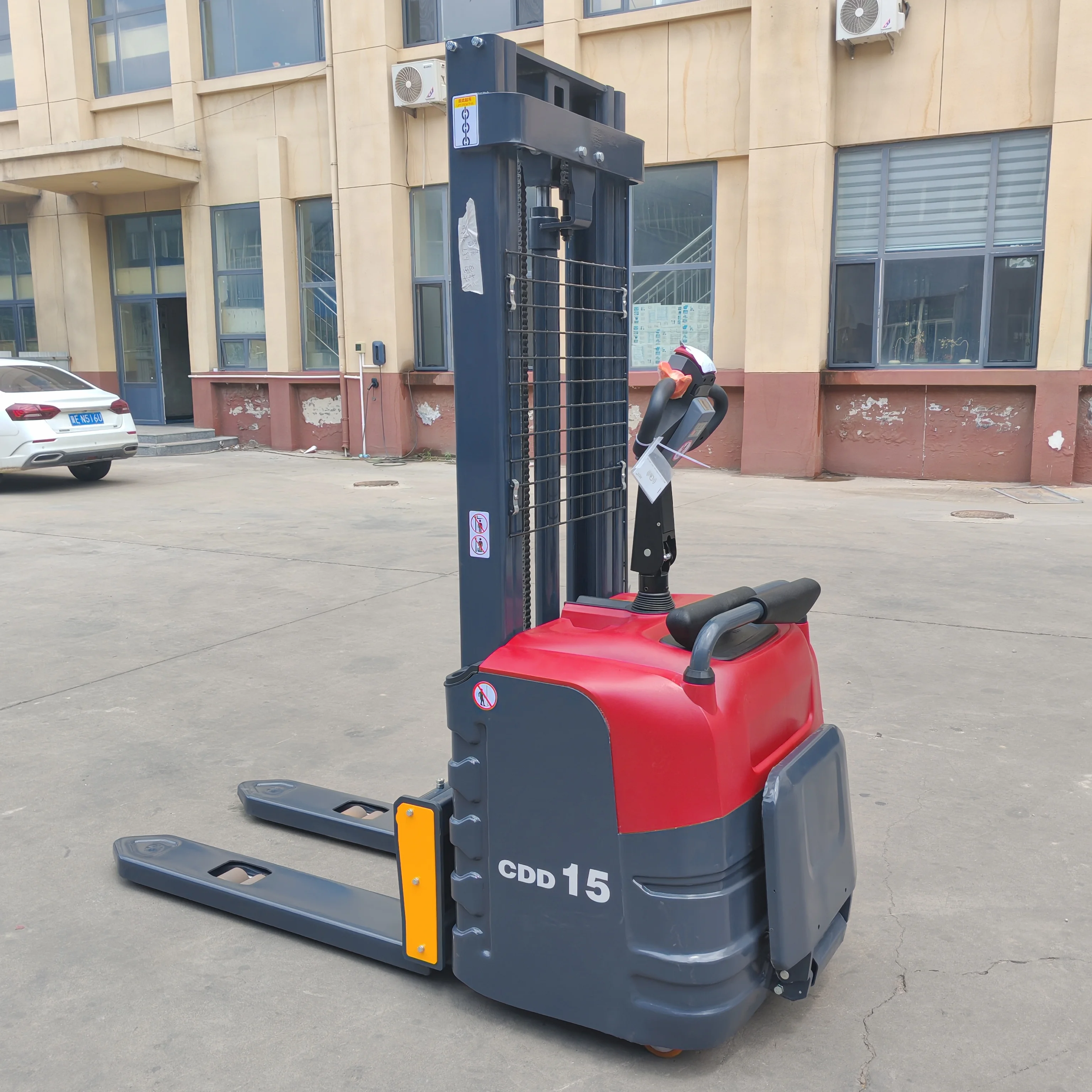 

Полноавтоматическая электрическая тележка с одним подъемным нагрузком, 1,5 тонны, грузовая загрузка, разгрузка, транспортные электрические вилочные погрузчики