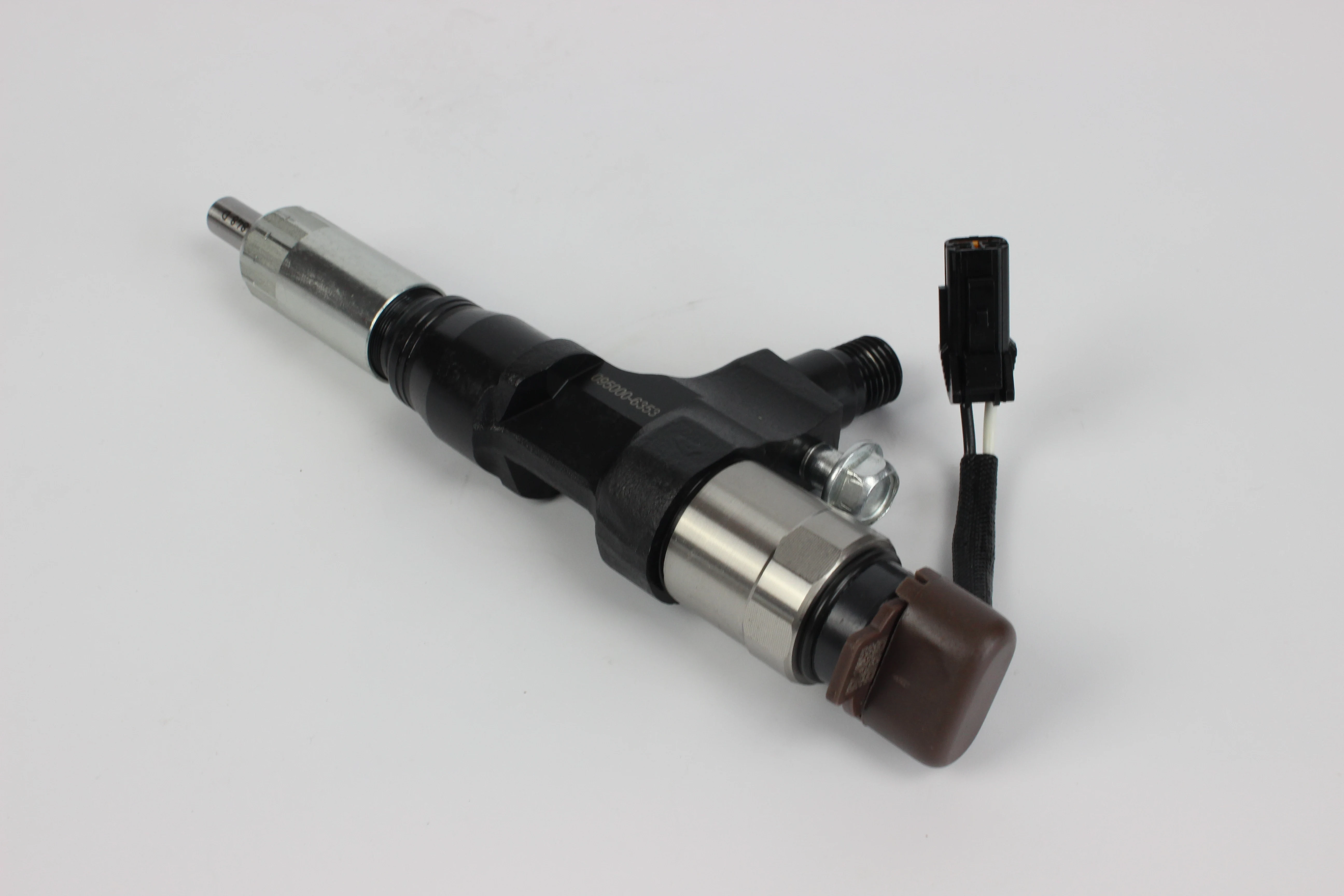 Excavator Parts SK200-8 SK210-8 Engine J05E095000-6353 Common Rail Fuel Injector 8976024854 Injector Nozzle