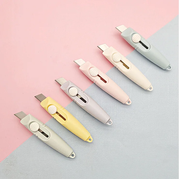 Fantástico cortador de papel com apito