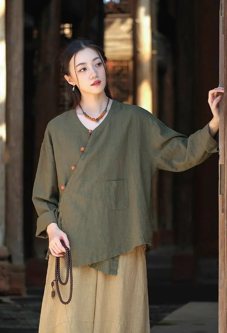 Neue chinesische Damenbekleidung: Locker geschnittenes Retro-Hemd mit schrägem Kragen, literarischer Retro-Cardigan aus Baumwolle und Leinen, Zen-Tea-Jacke – Detail 15