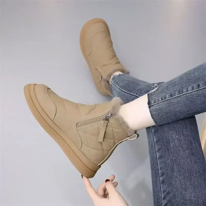 Damen Winter Plüschgefütterte Schneestiefel Rautenmuster Gestepptes Obermaterial Seitenreißverschluss Dicke Sohle Warme Rutschfeste Kurze Knöchelhohe Baumwollschuhe – Detail 8