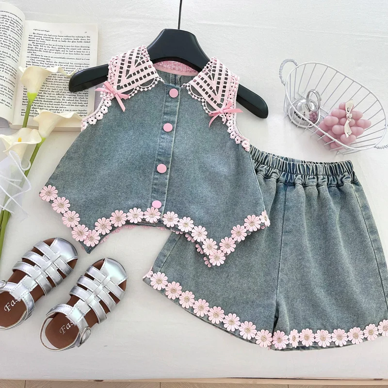 

New Summer Girls' Denim Outfit: Stylish Backless Bowknot Floral Sleeveless Top and Shorts Two-Piece Set