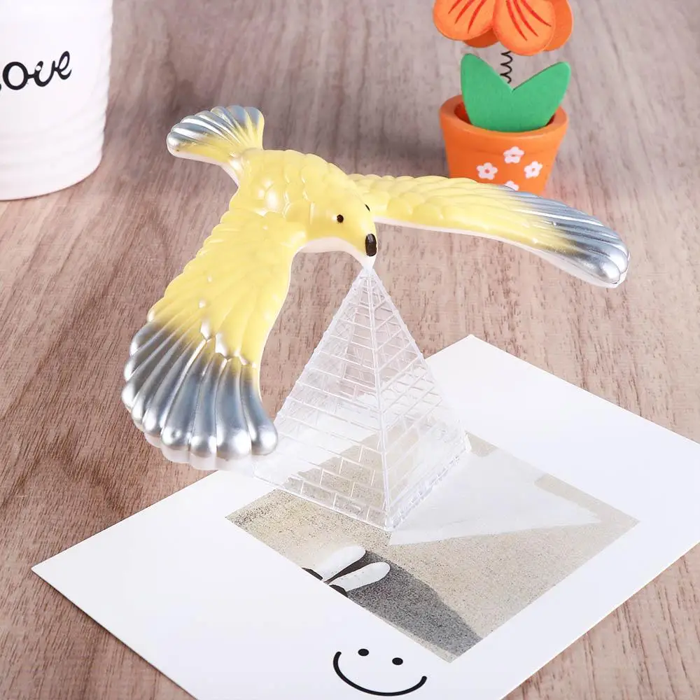 Balance Learning Gag Toy Children'S Gift Balanced Eagle Bird Toys Figure Decoration Magic Maintain Balance Desktop Ornaments