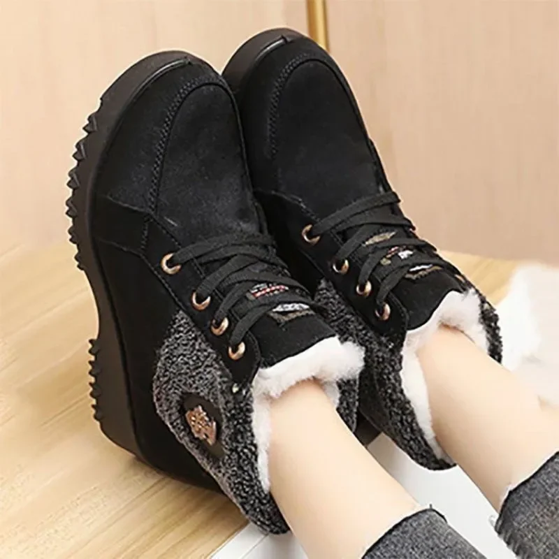 Bottes de neige en velours épais pour femmes, nouveau Style d'hiver, fond épais avec velours 41, grandes chaussures antidérapantes en coton pour personnes âgées d'âge moyen