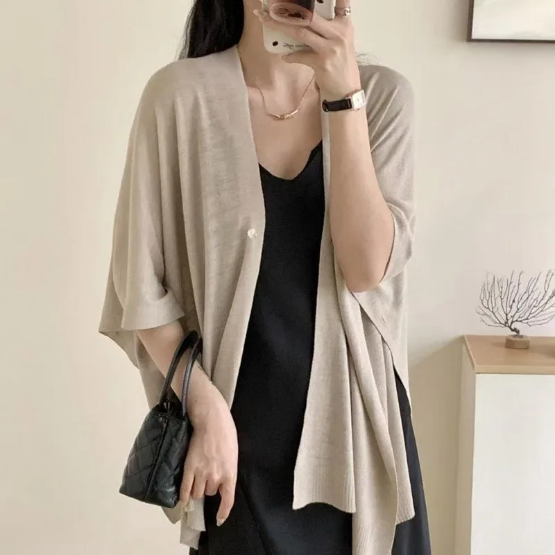 

Sunscreen shawl for women, 2025 summer fashionable coverall, travel pure color versatile cloak, fashionable knitted cardigan