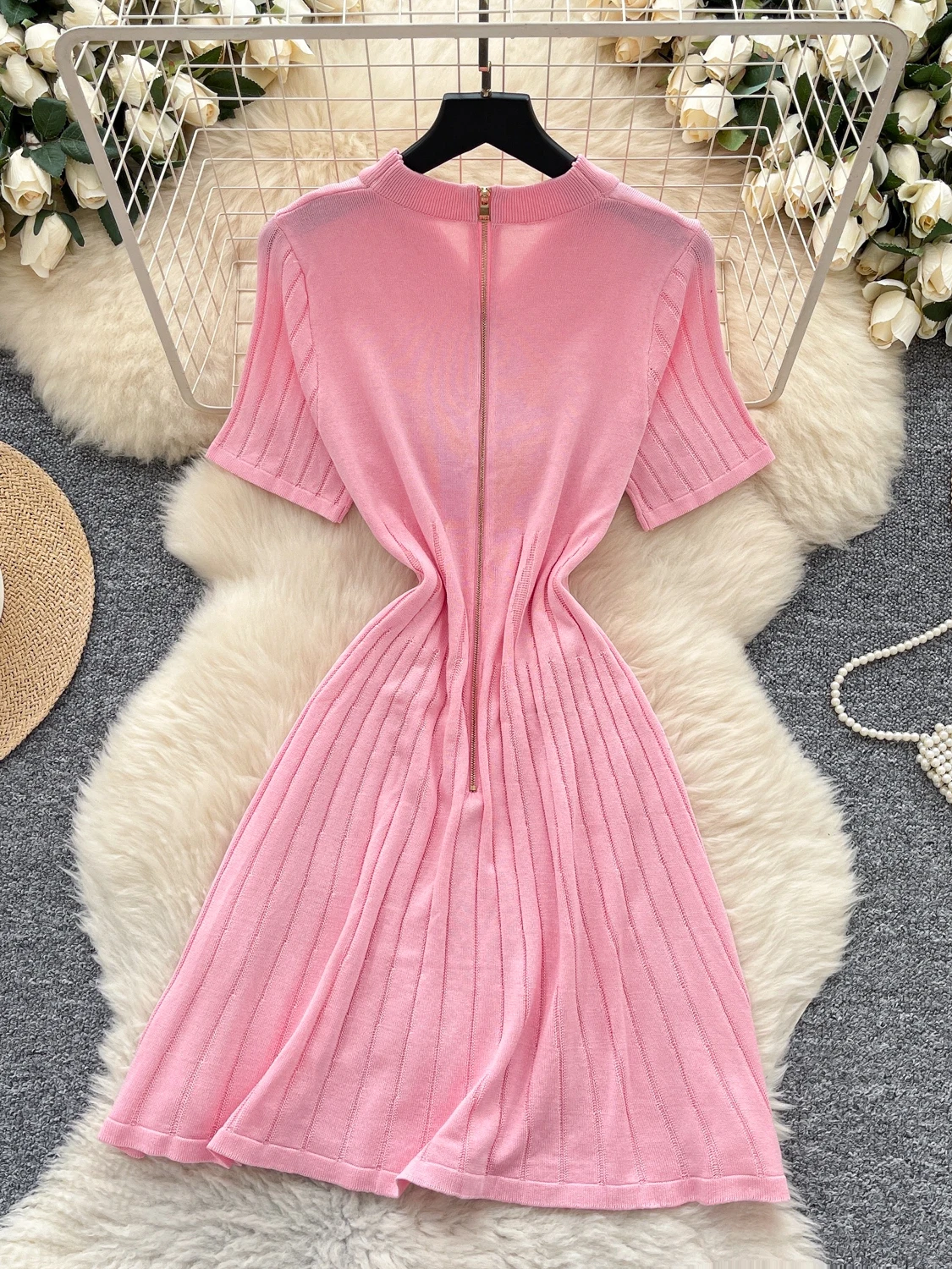 กระโปรงทรงเอเอวสูงถักนิตติ้งสีน้ำเงินเมทัลลิก รุ่น Retro Collar สำหรับผู้หญิง ช่วยให้ดูผอมเพรียว เหมาะสำหรับฤดูร้อน