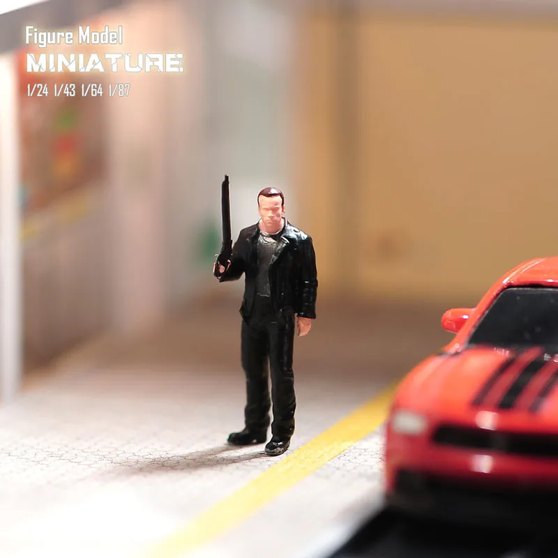 Miniature 1/87 1/64 1/43 1/24 1/18 T800 Arnold Schwarzenegger Holding Gun Figure Street Scene Sand Table Photography Model Toy