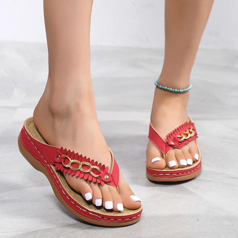 

Plus Size Beach Sandals and Slippers for Women 2026 Summer New Metal Chain Platform Casual Mopping