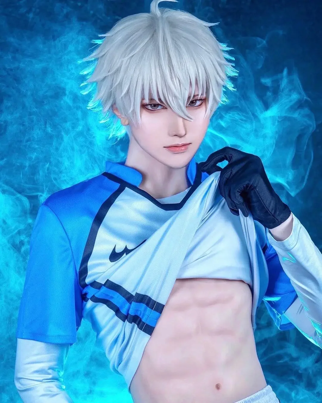 تأثيري الأزرق قفل أنيمي تأثيري حلي شعر مستعار رجل تألق مدينة ناجي ريو ميكاجي شيجيري روز صافي كرة القدم زي كرة القدم الرياضة اليومية