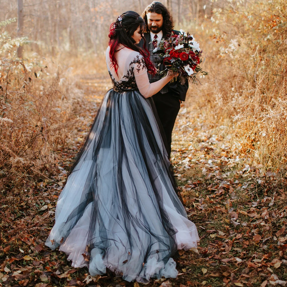 Puffy Black Wedding Dress Customized Blue Tulle Country Historic Long Sleeves V Neck Appliqued Backless Gothic Bridal Gowns