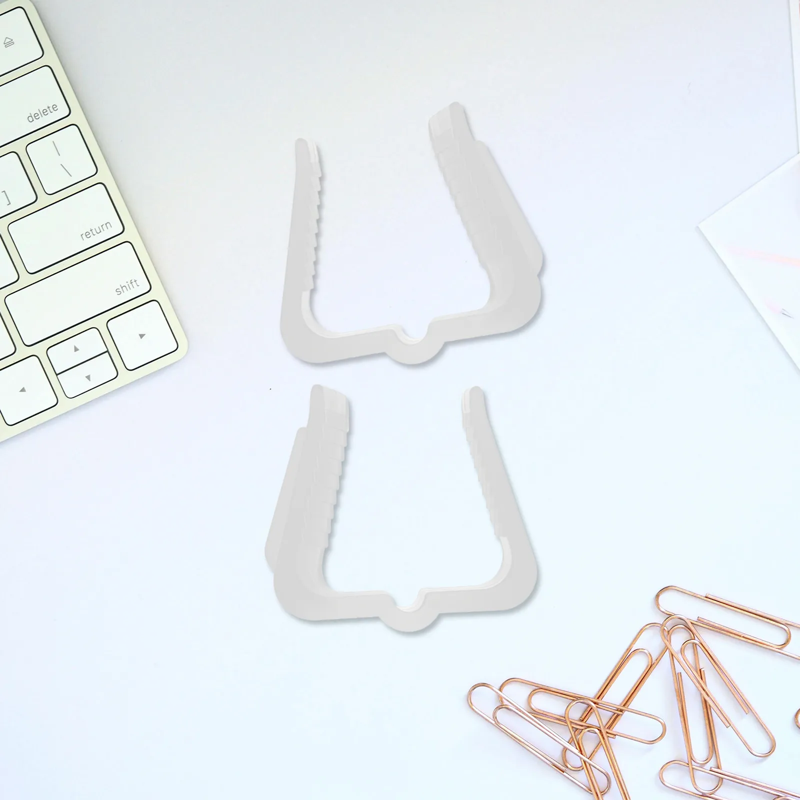 20Pcs Christmas Light Clips Outdoor Fascia Board Hooks Plastic Roof Gutter Fence Clip on Light Hooks No for Lights