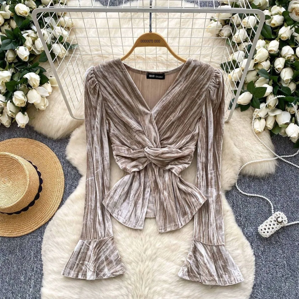 

Retro Sle Velvet irt Women's Slim Fit V-Ne Knot Waist Cinching Flared Sve Long Sve Top for Autumn Winter