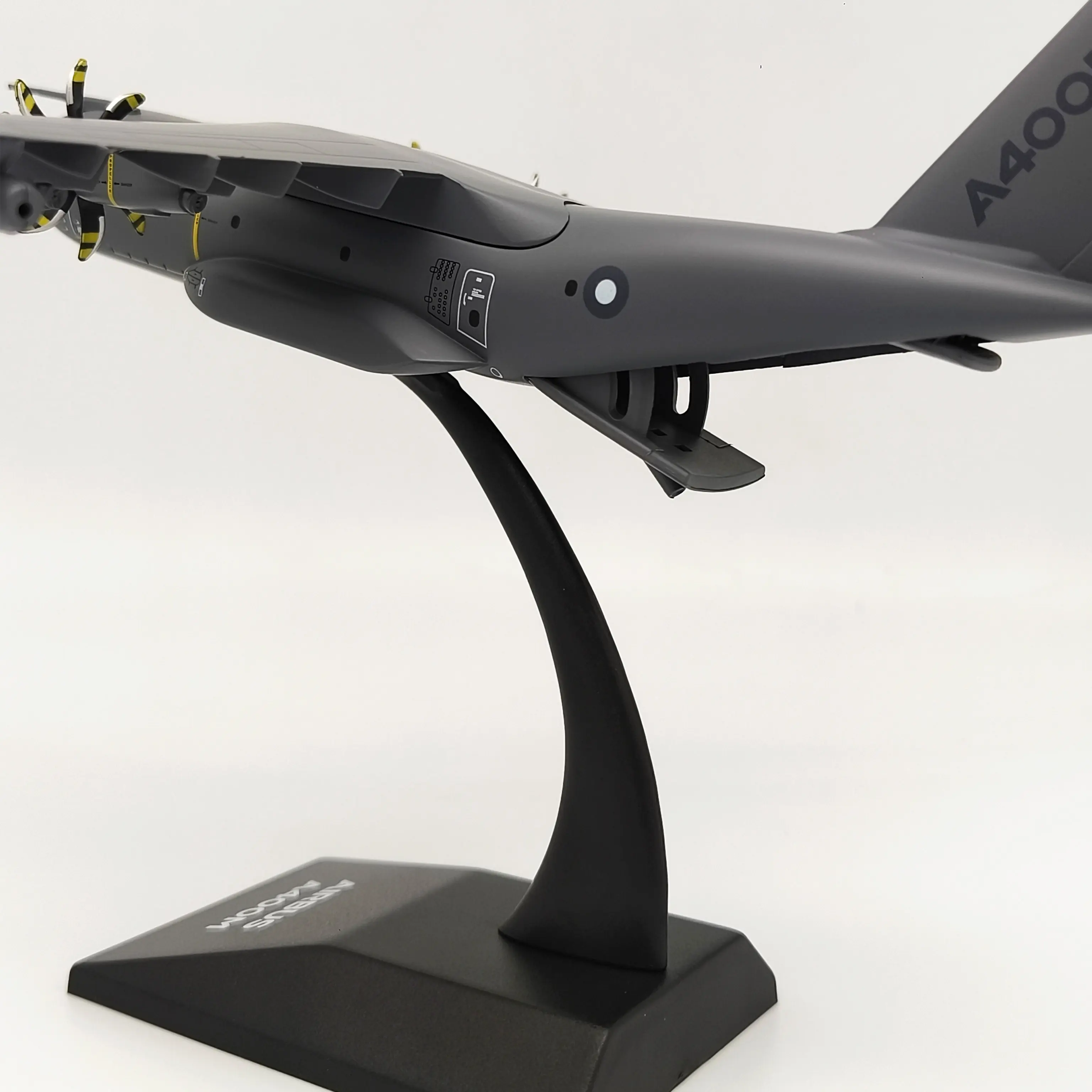 โมเดลเครื่องบินพลาสติกขนาด 1:2 - Model Airplane Plastic บทวิจารณ์และราคา