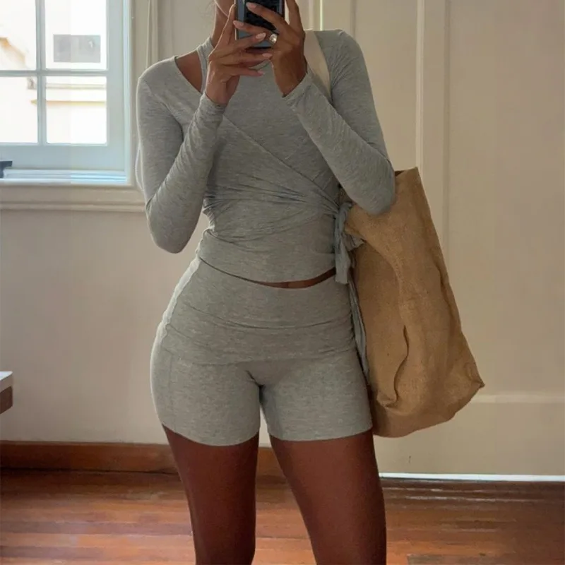 

Slim Fit Fake Two-piece Top Casual Sports Long Sleeve Vest High Waist Shorts Two-piece Set