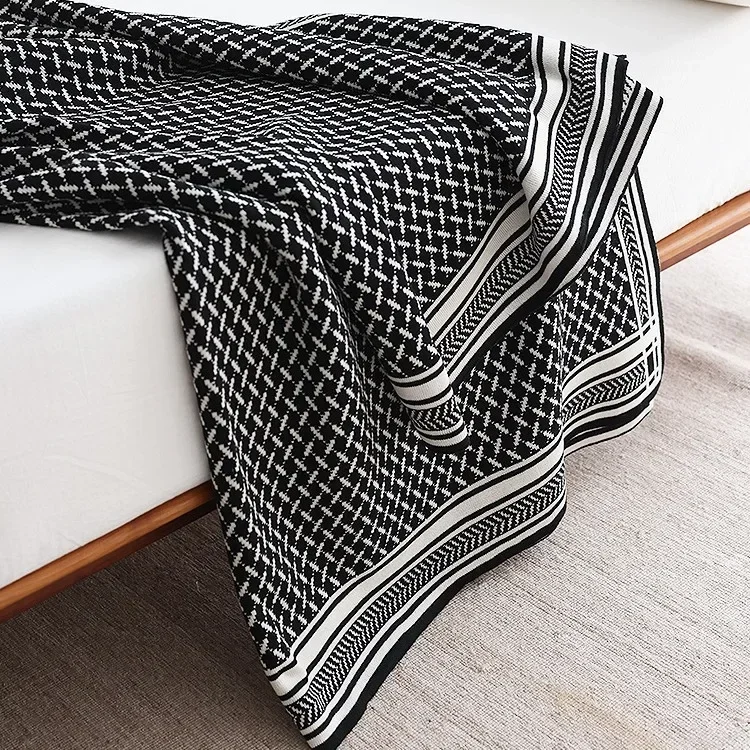 couverture-tricotee-nordique-de-luxe-serviette-d'extremite-de-lit-doux-et-decontracte-chale-de-sieste-housse-decorative-de-canape-recommandee-de-styliste-avec-taie-d'oreiller-incluse