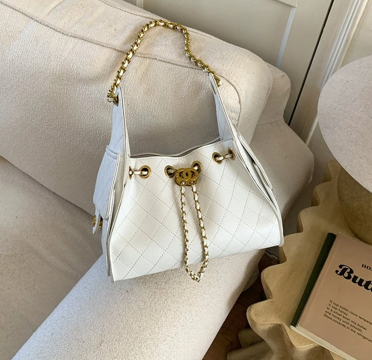 

Quilted Vintage Chain Bag - Women's Niche Fashion Commuter Casual Everyday Shoulder Crossbody Bag