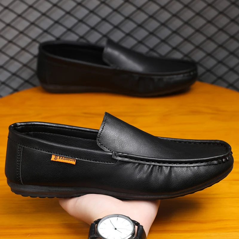 

New 2026 Spring Men's Bean Shoes Soft Bottom Casual Leather Shoes Breathable Plus Size Lazy Shoes Rubber Face Material
