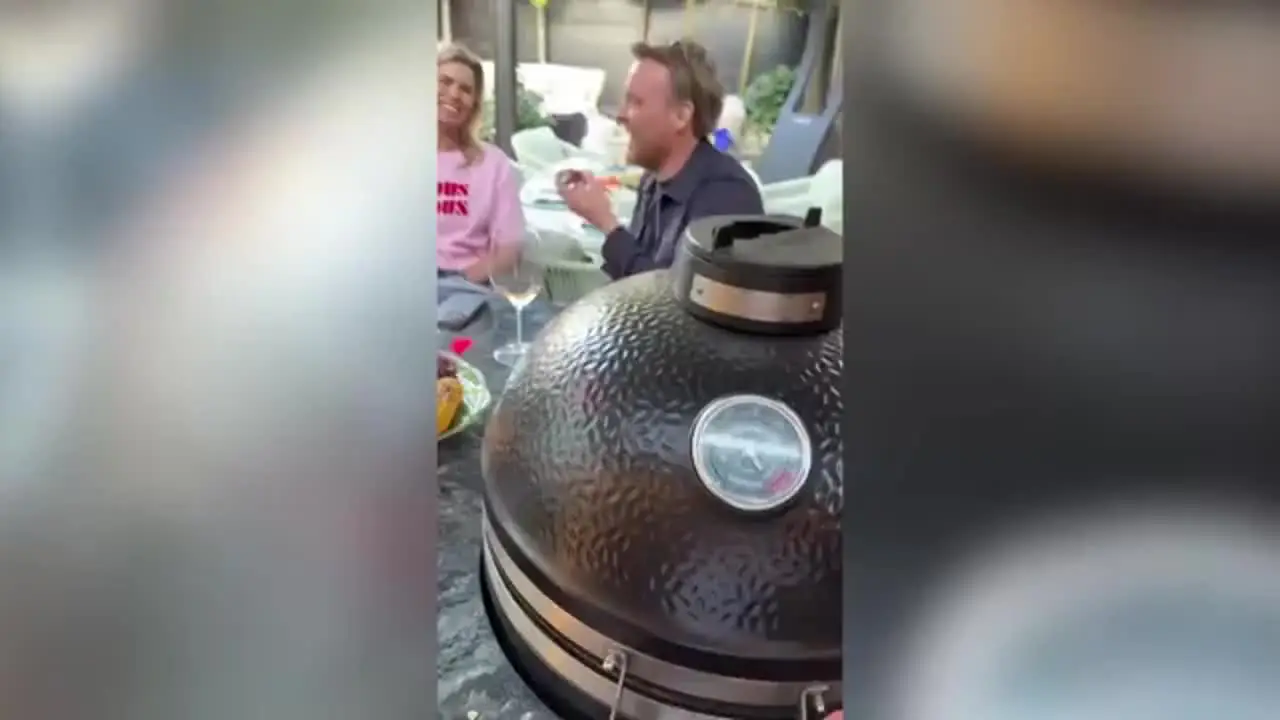 Komik Barbekü Sosis Tutucu Aracı Paslanmaz Çelik Izgara Tutucu Taşınabilir Kamp Sırt Çantası Raf Sosis Piknik Kamp Ekipmanları