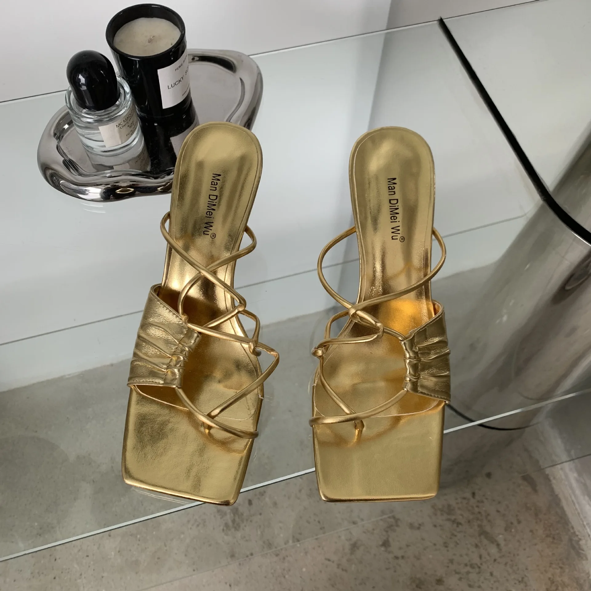 

2024 New Summer Eilyken Gold Narrow Band Women Slipper Female Square Pinch Toe Low Heel Slides Sandal Flip Flops Mujer Shoes Miu